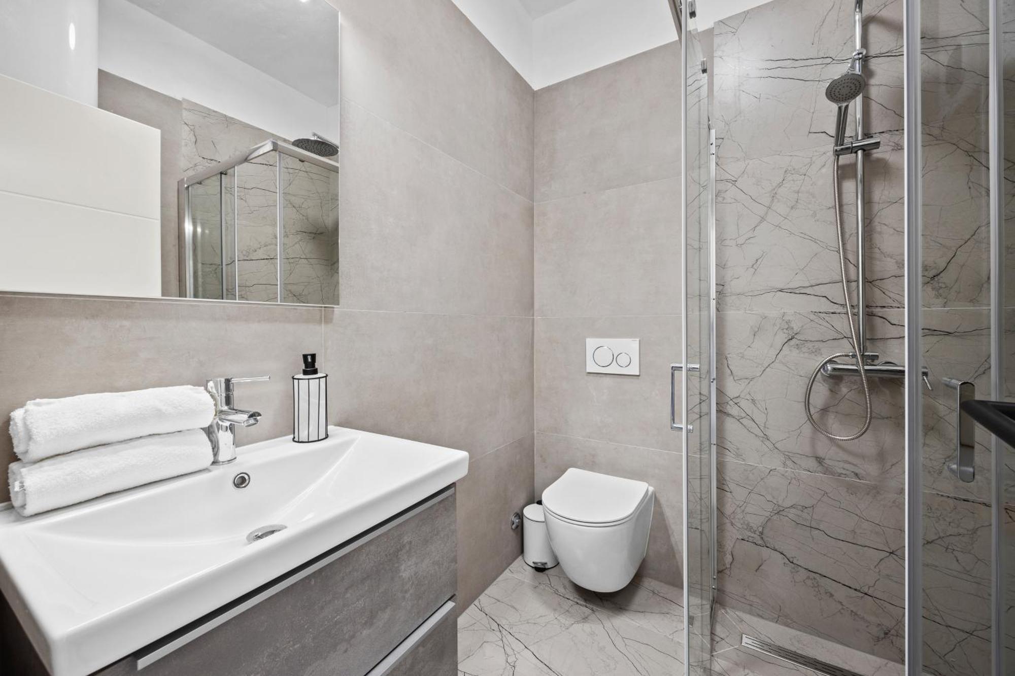 Apartment Nenad - Amazing Sea View ! Only 500 Meters From The Beach ! Fazana Ngoại thất bức ảnh